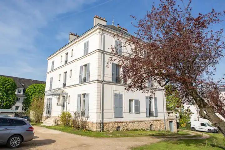 Le Studio Parisien Boissy-Saint-Léger Εξωτερικό φωτογραφία